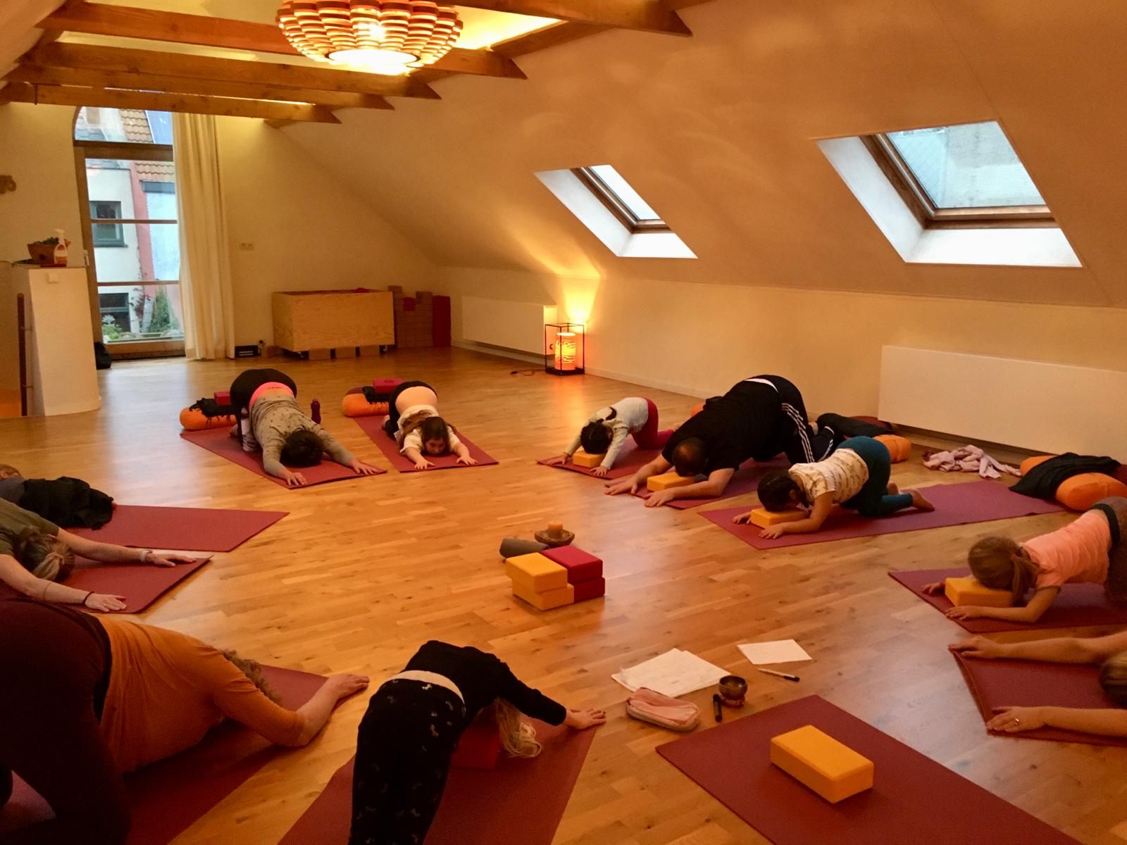 Ouder kind yoga Vicky de Loft